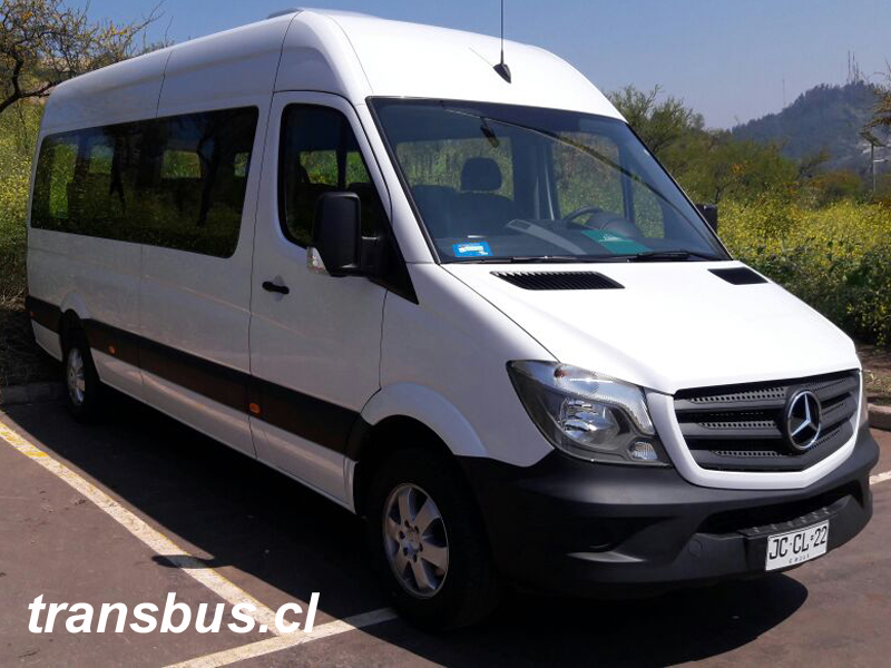 Exterior Van 19 pasajeros