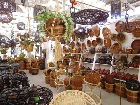 Pomaire - Artesanías en greda y mimbre Artesanías en greda y mimbre